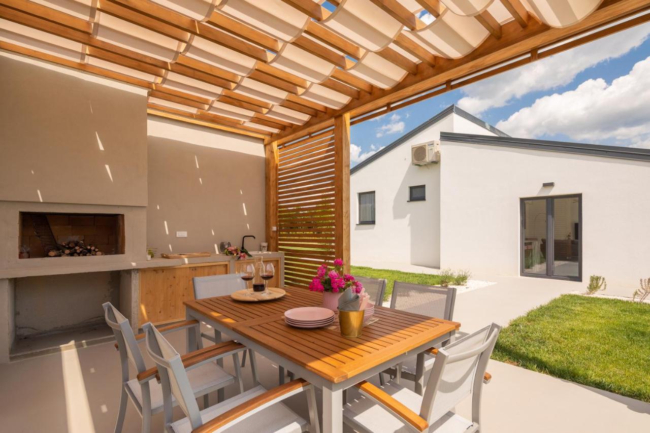 Bandelli Villas Oklaj Eksteriør billede